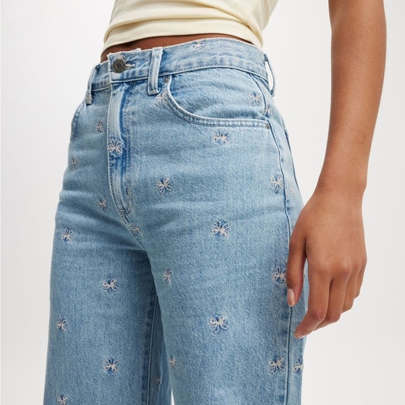 Cotton On Embroidered Jeans Loose High Rise Straight Leg - Picture 2 of 12